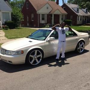 Meet your Posher, Dee